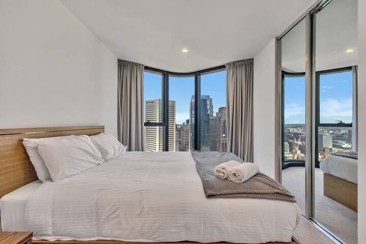 3BR 2BA Chic Apt with Parking C12 gallery image 3