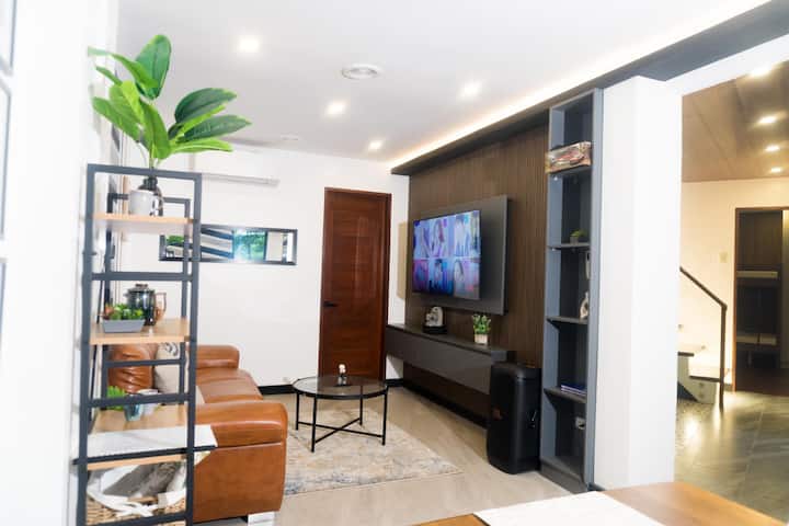Private Pool Villa In Midtown Cebu City | Junquera - Cebu
