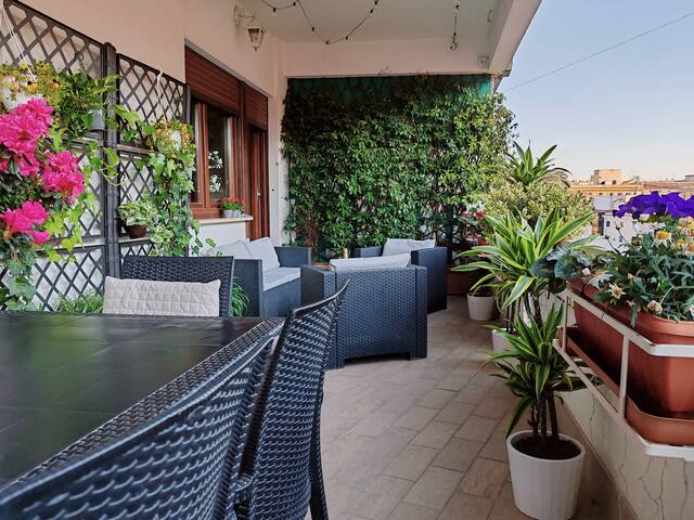 La Dolce Vita Of Via Veneto gallery image 3