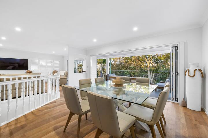 Premium Beach Front House – Pool, Large Deck gallery image 4