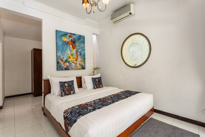 Kjo është dhoma jonë e dytë e gjumit .