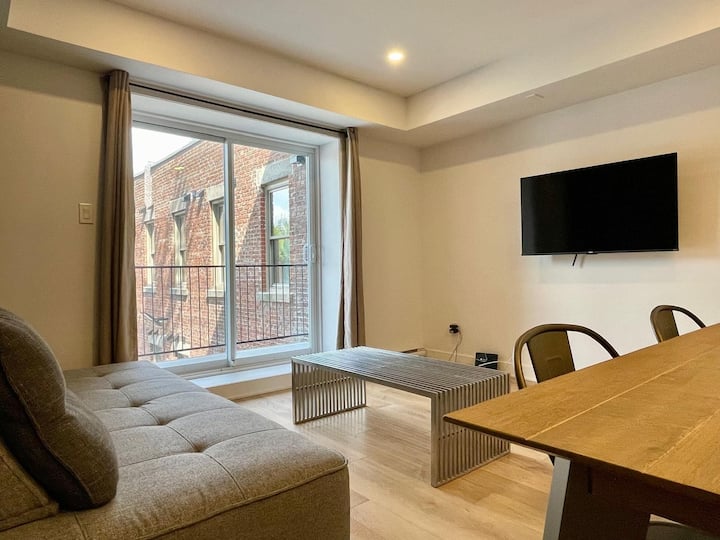 Comfy & Spacious Suite - Montreal