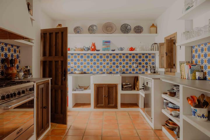 A Picturesque Andalucian Farmhouse - Archidona