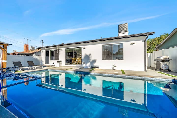 Modern 5br Villa| Saltwater Pool & Jacuzzi Retreat - Los Angeles, CA