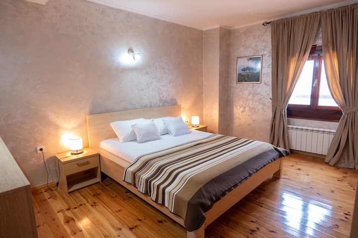 ห้องนอนที่กว้างขวางและสว่างสดใสหมายเลข 2 