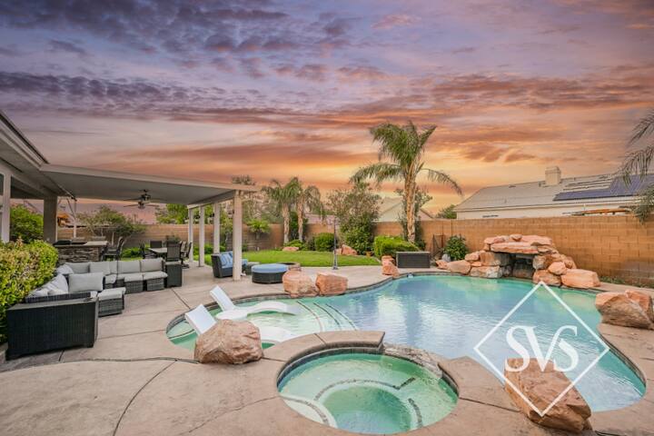 KC Happy Oasis 5BR/4BA Home w/ Theater & Pool