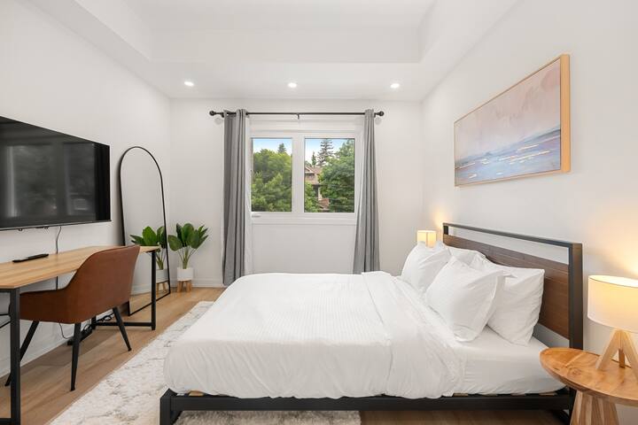 3 Min to Subway | Free Parking* | Free Laundry gallery image 4