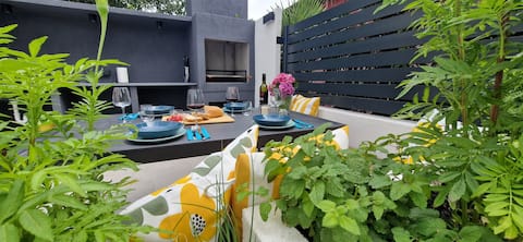 Top Airbnb: Fenced private garden with BBQ * * * * in Mjesni Odbor Kantrida