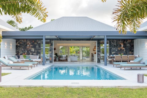 Hill Rock Villas - Blue/Silver