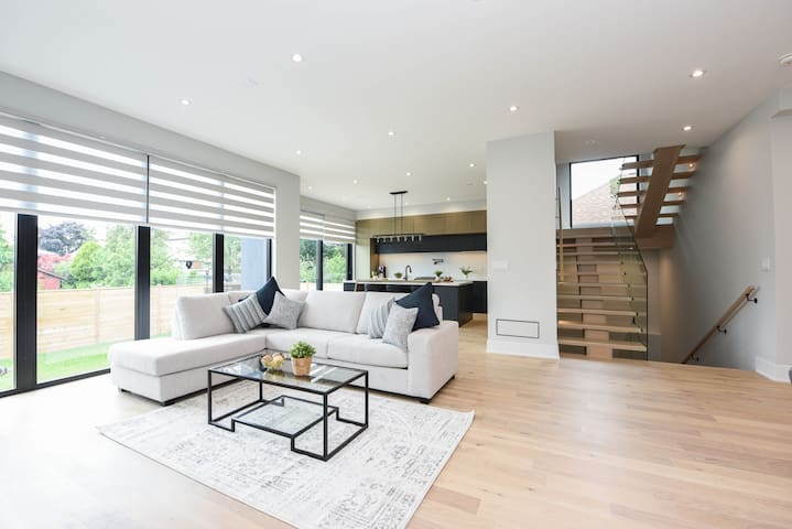 Luxury Detached 4 Bedroom house