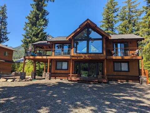 Dueling Bears Cabin on the River/Fire-pit/Hot-Tub