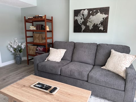 Popular Airbnb listing: Pinecone's Bright & Cozy Retreat in Prince George