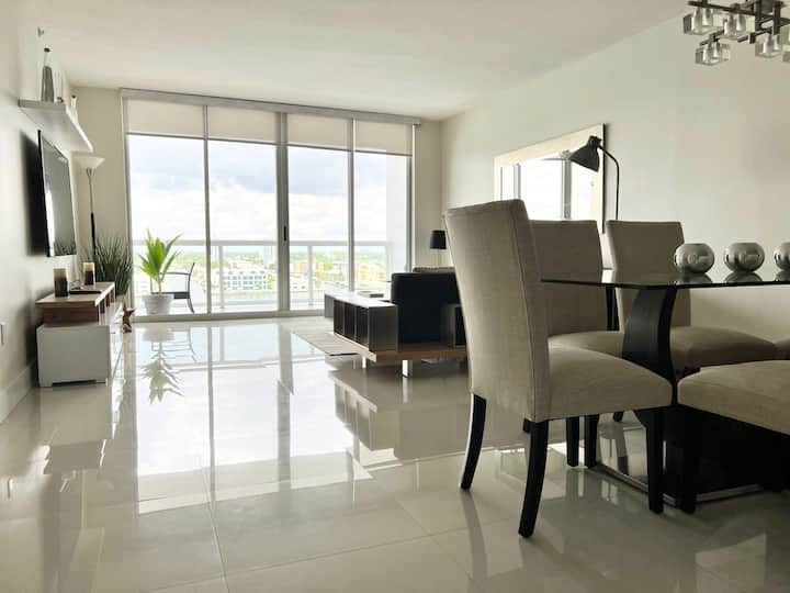 Hermoso Apartamento. Ubicacion Perfecta - Sunny Isles Beach, FL