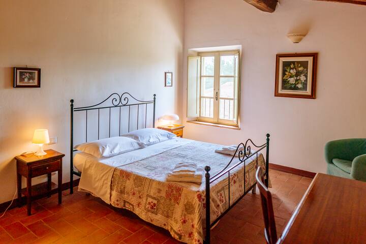 Bračni krevet (širine 150-1

Bračni krevet (širine 150-1