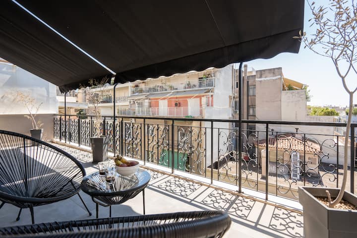 Cosy Penthouse In Exarchia With Private Balcony - Athen