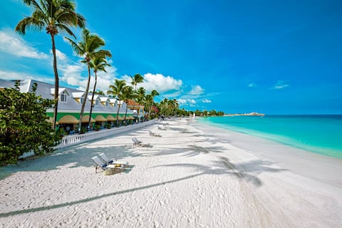 5min Walk to the beach/Sunset views/Stylish Villa