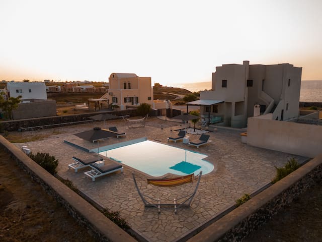 Mythique Pool Residence