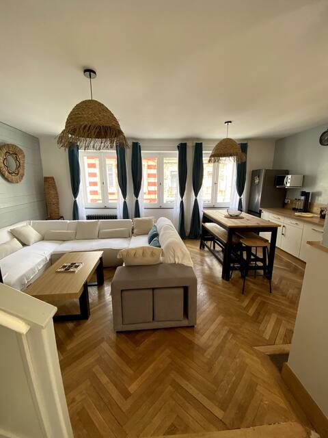 Successful Airbnb property: Apartment in the center of Pont-l'Abbé in Pont L'abbé