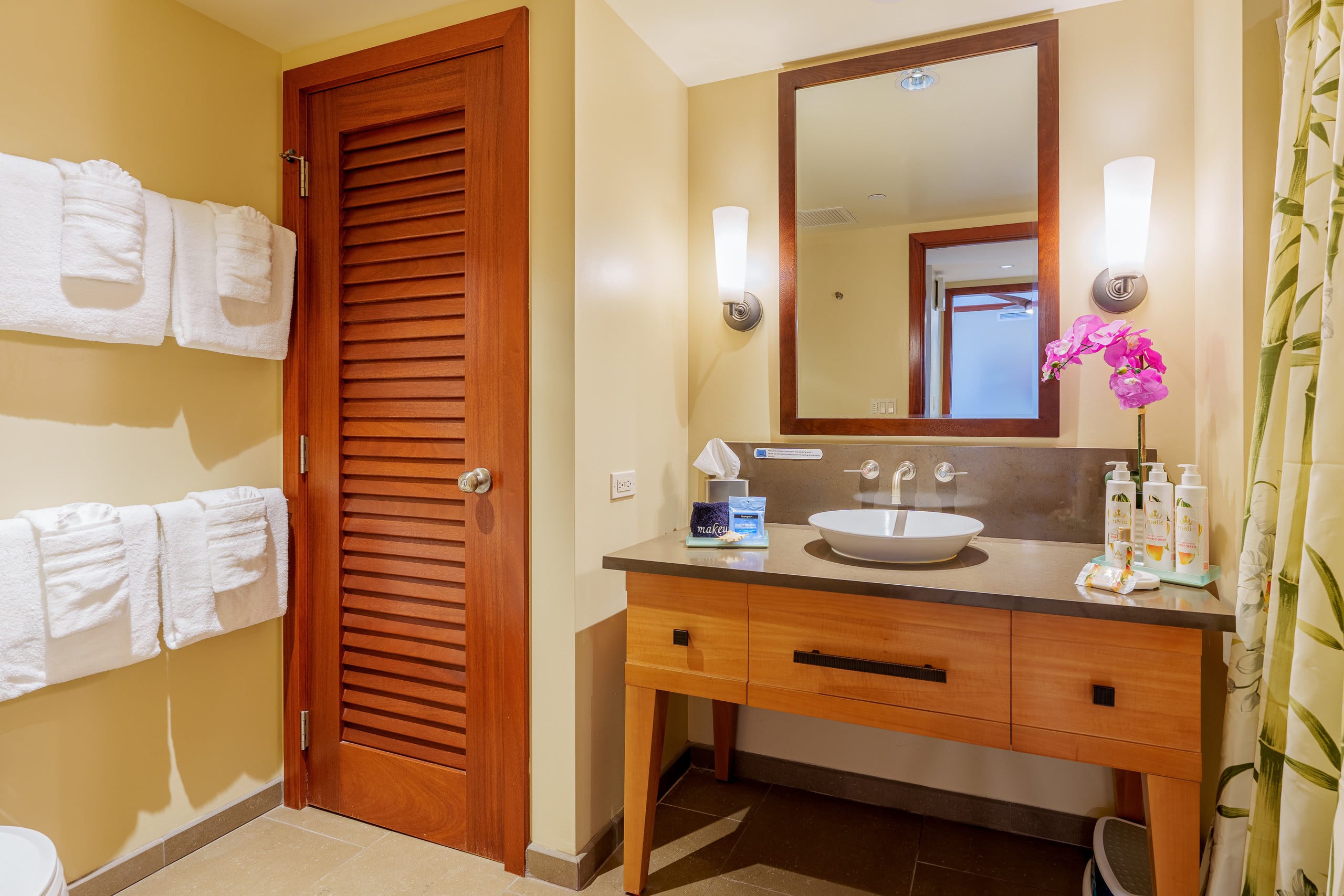 Condo in Kapolei · ★4.93 · 2 bedrooms · 4 beds · 2 private baths - Image 26