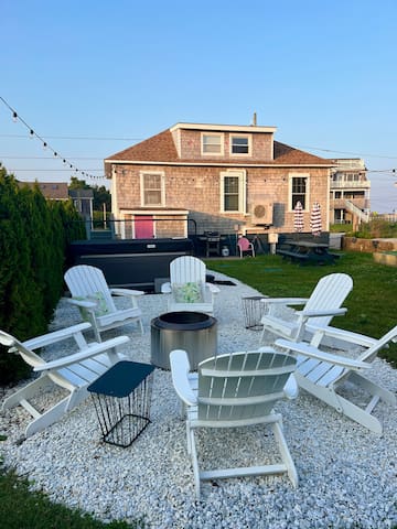 Misquamicut Groove Beach Cottage