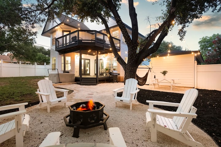Outdoor Paradise W/ Hottub & Playroom - Austin, TX