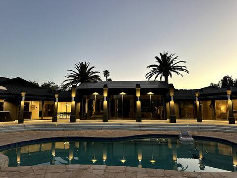 5 Homes on 40 Acres Estate w/Gym, Pool, Hot Tub