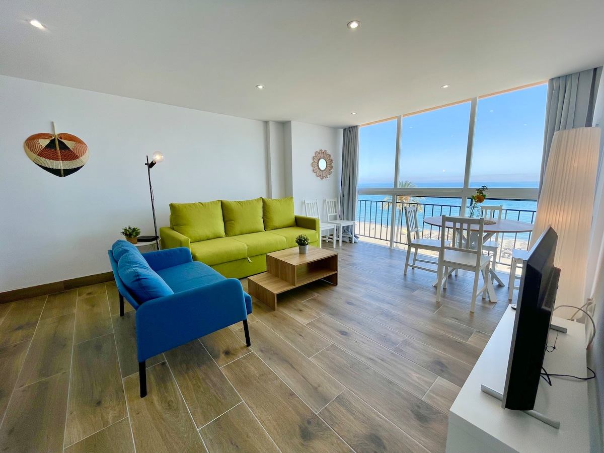 Top Airbnb: Los Naranjos 1st Beachfront Line, Estepona Center en Estepona