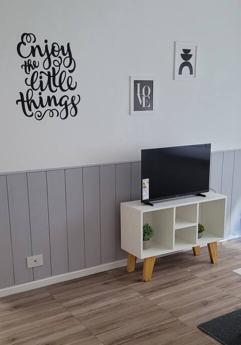 Anuncio de Airbnb popular: Modern, warm, ideal location, Parque Centenario en Comuna 5