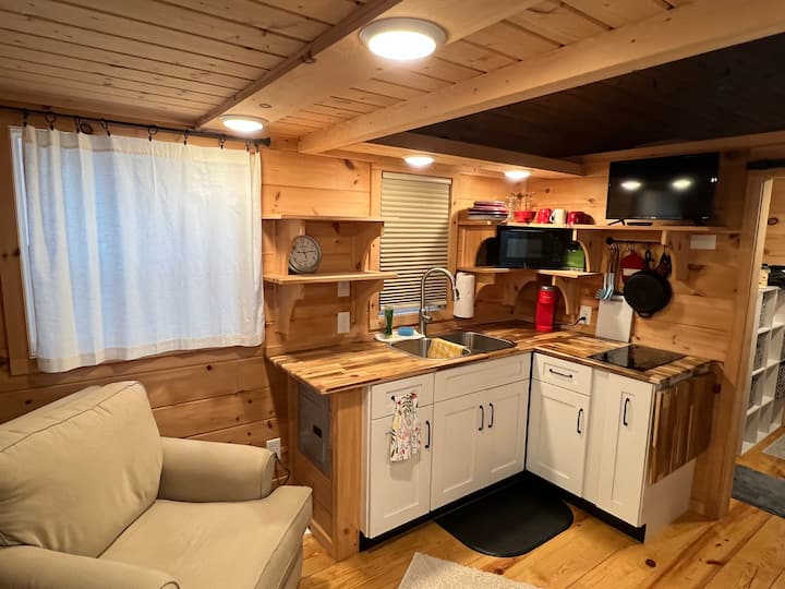Tiny Cottage In Smoky Mountains - Douglas Lake, TN