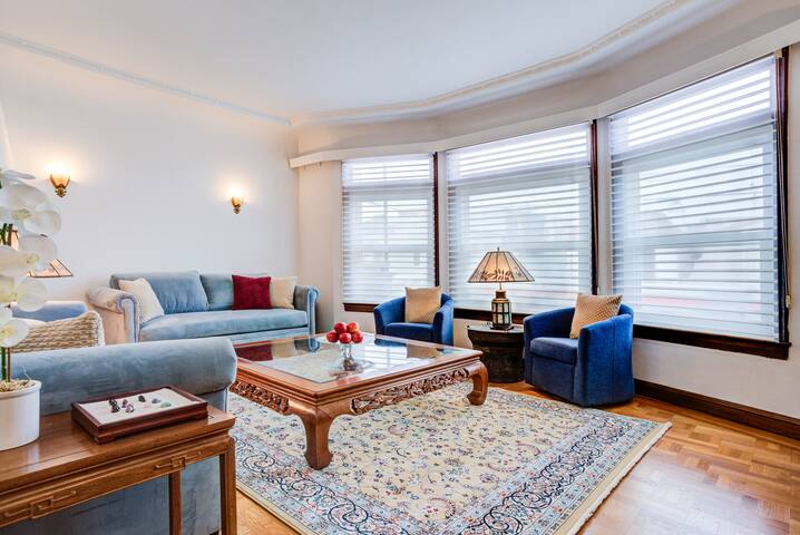 Entire 2 bedroom classic SF home