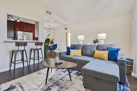 Modern Oasis | King Beds | Pool/Hot Tub | Pets OK
