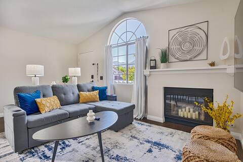 Modern Oasis | King Beds | Pool/Hot Tub | Pets OK