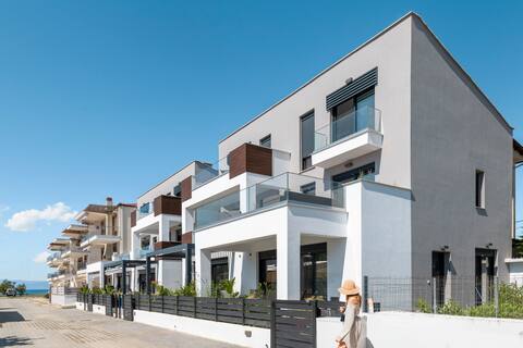 Kleoniki & Irida Two Bedroom Triplex