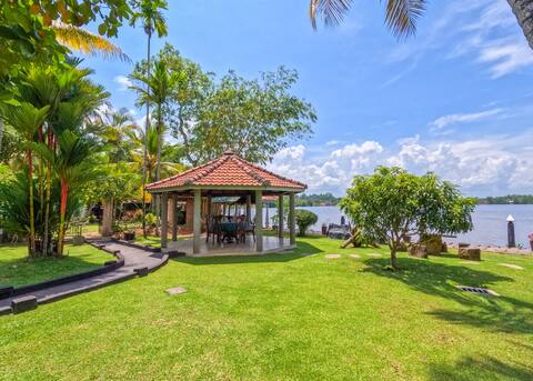 River View Villas - Double room in Lotus Mension