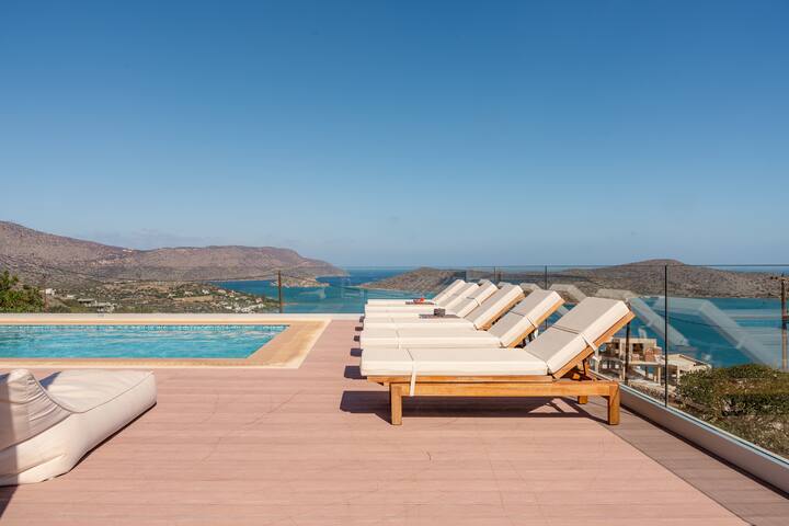 Enjoy Spinalonga Views at 4BR Villa Close to Beach gallery image 4