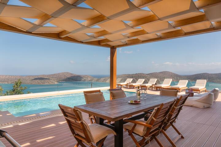 Enjoy Spinalonga Views at 4BR Villa Close to Beach