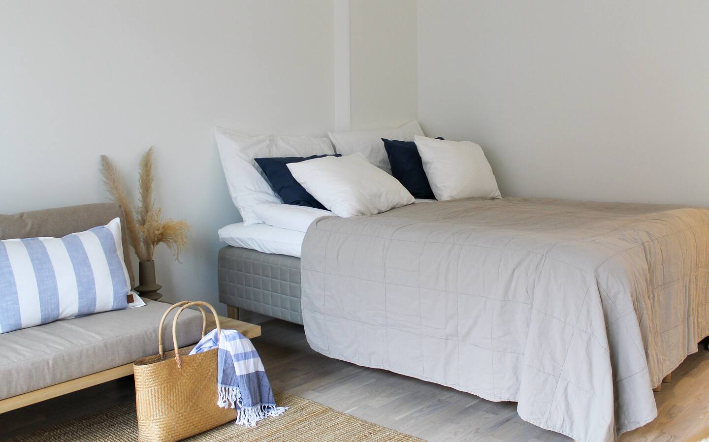 Lakefront Beach House Studio 3