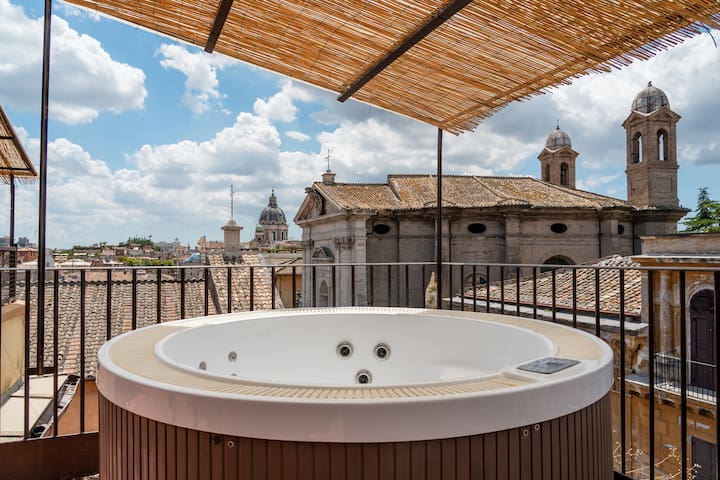 [Sky Domus] Historic Center Penthouse With Jacuzzi