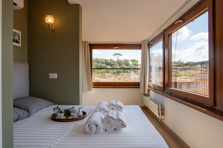 [Sky Domus] Historic Center Penthouse With Jacuzzi gallery image 3