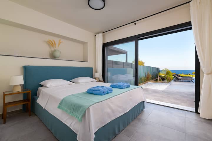 Master bedroom with en-suite bathroom.