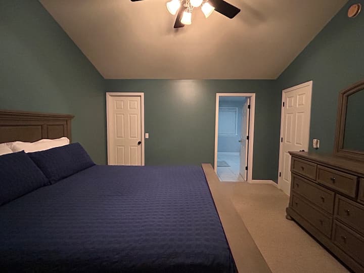 Hlavná spálňa a hlavná kúpeľňa