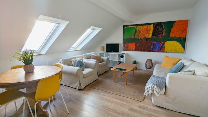 Dream Beach Loft |  Epic Views & Window-balconies - Waterford