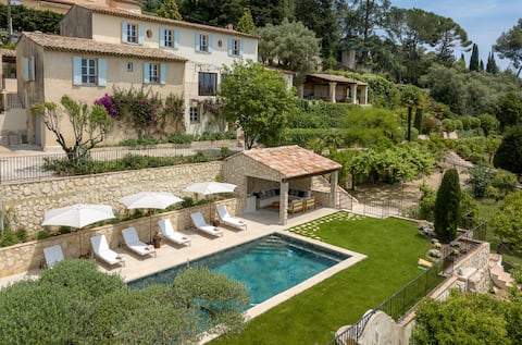 Propriété Airbnb réussie: Luxury St Paul Villa:5 Suites, AC, Pool & Sea View à Saint Paul De Vence