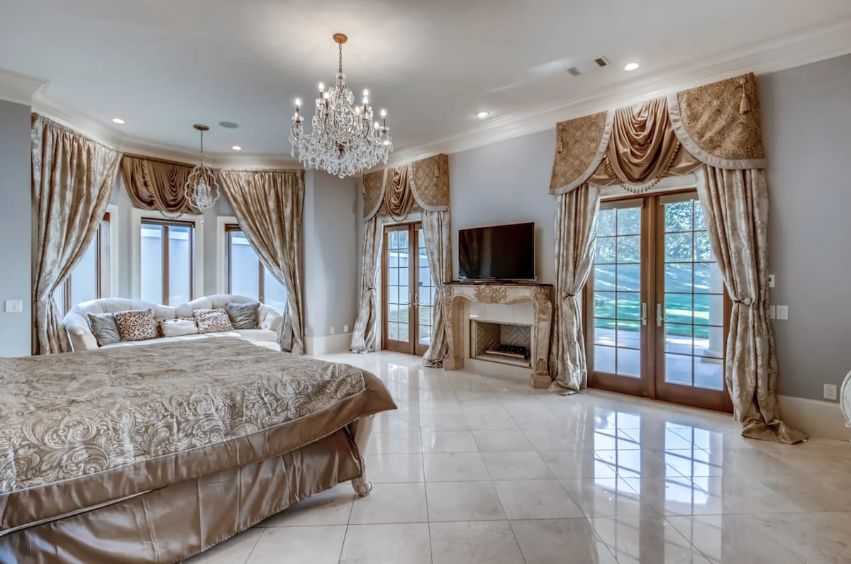 Luxury Mansion (12,900 sqft) on 54+ Acres w/ Pool