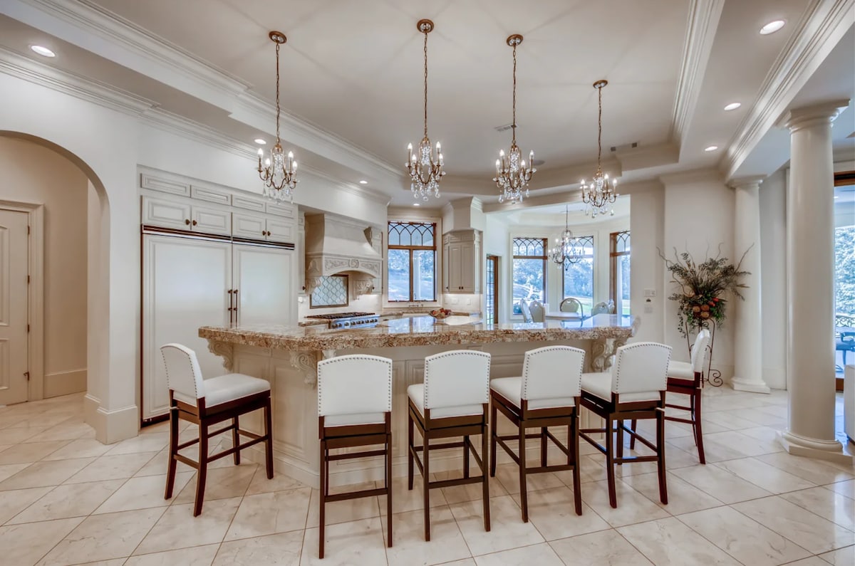 Luxury Mansion (12,900 sqft) on 54+ Acres w/ Pool