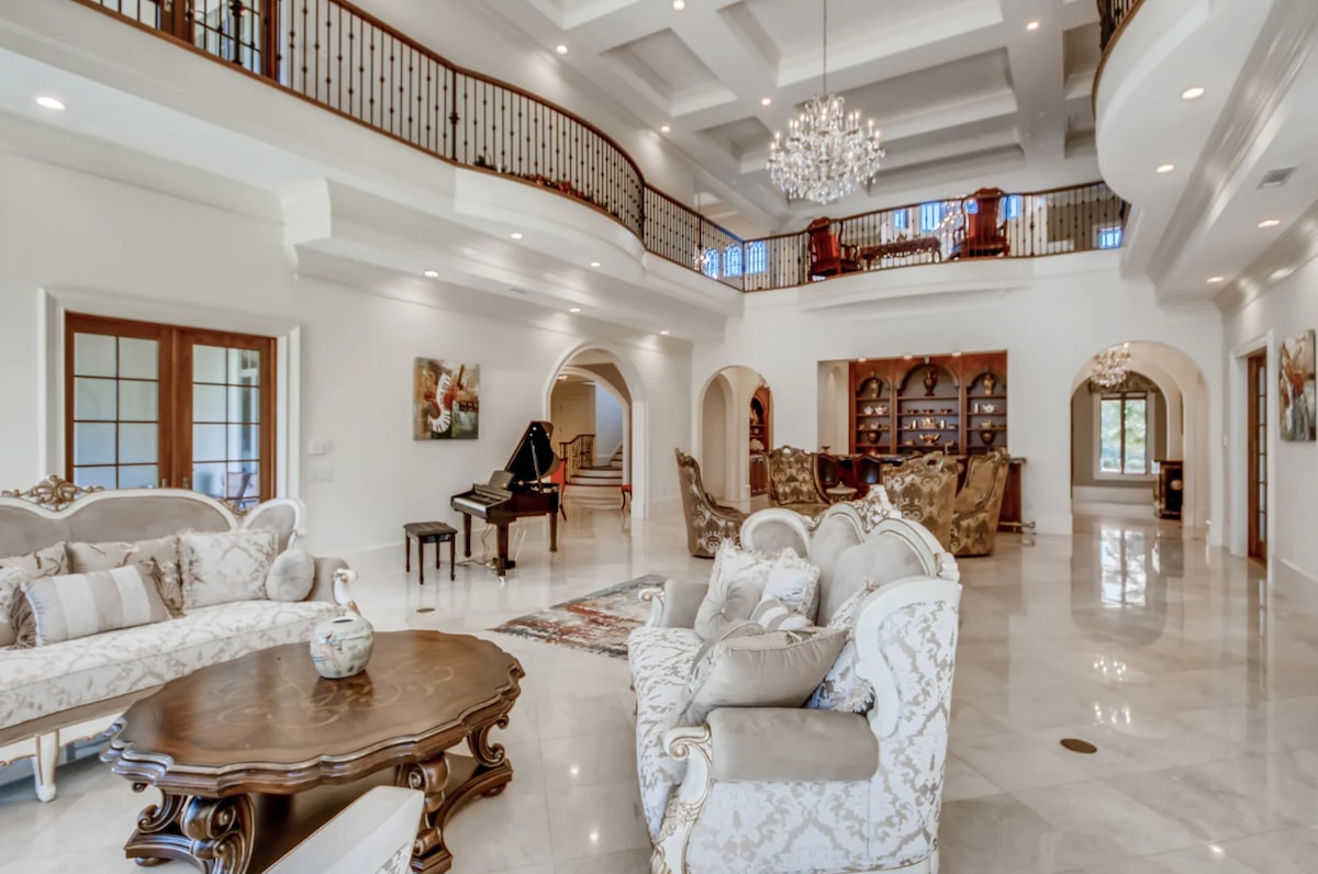 Luxury Mansion (12,900 sqft) on 54+ Acres w/ Pool
