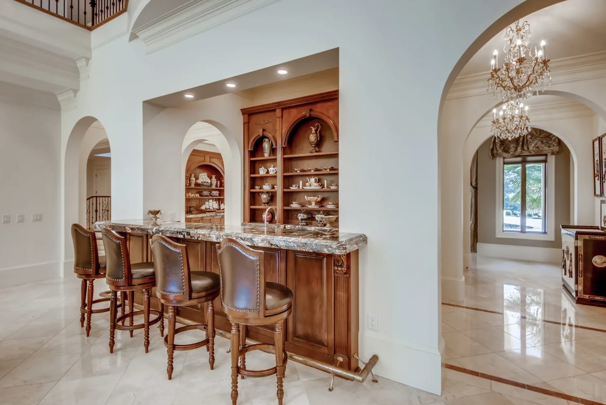 Luxury Mansion (12,900 sqft) on 54+ Acres w/ Pool