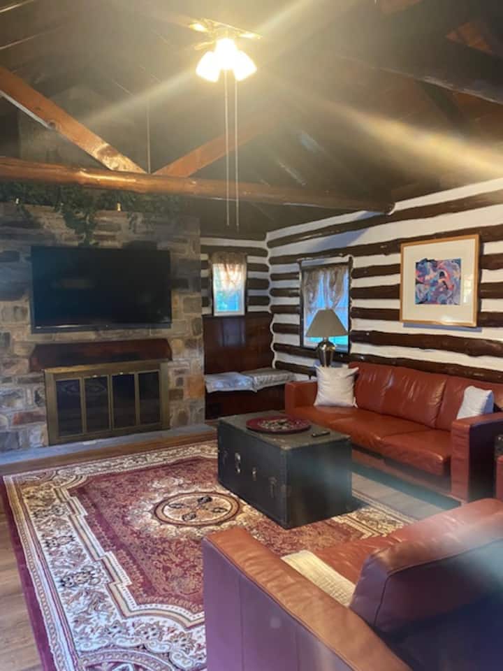 Cabin In The City - Annandale, VA