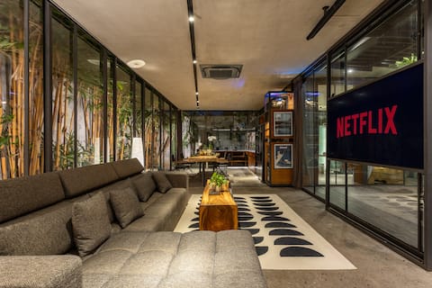 *Luxury Industrial Villa w/Sauna&HighEnd Amenities