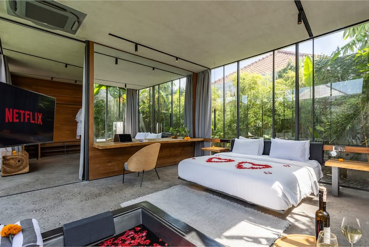 Objavte moderný šarm v našej spálni s priemyselnými drevenými prvkami, ktoré sú ideálne na oddych po dlhom dni.